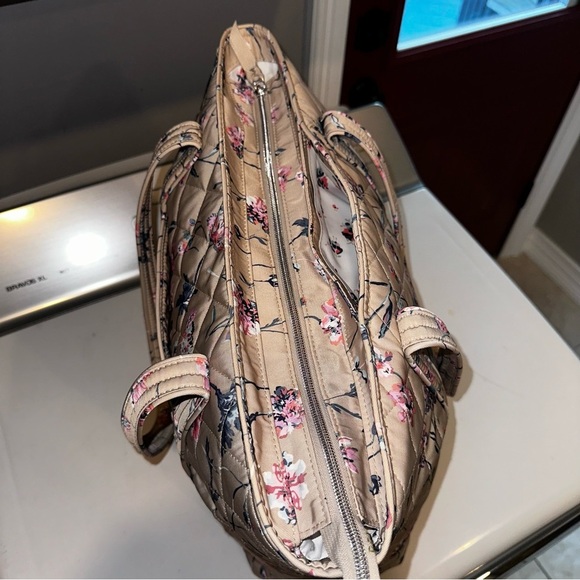 Vera Bradley Strawflowers Large Zippered Tote in Performance Twill - Picture 6 of 8